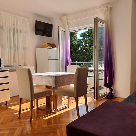 נובליה The Nifty Nook Apartments מראה חיצוני תמונה